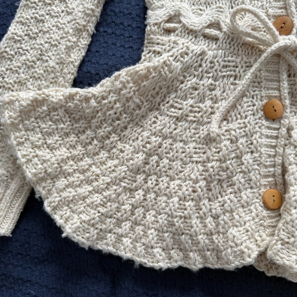 Cozy Cream Cable Knit Sweater - Picture 4 of 11